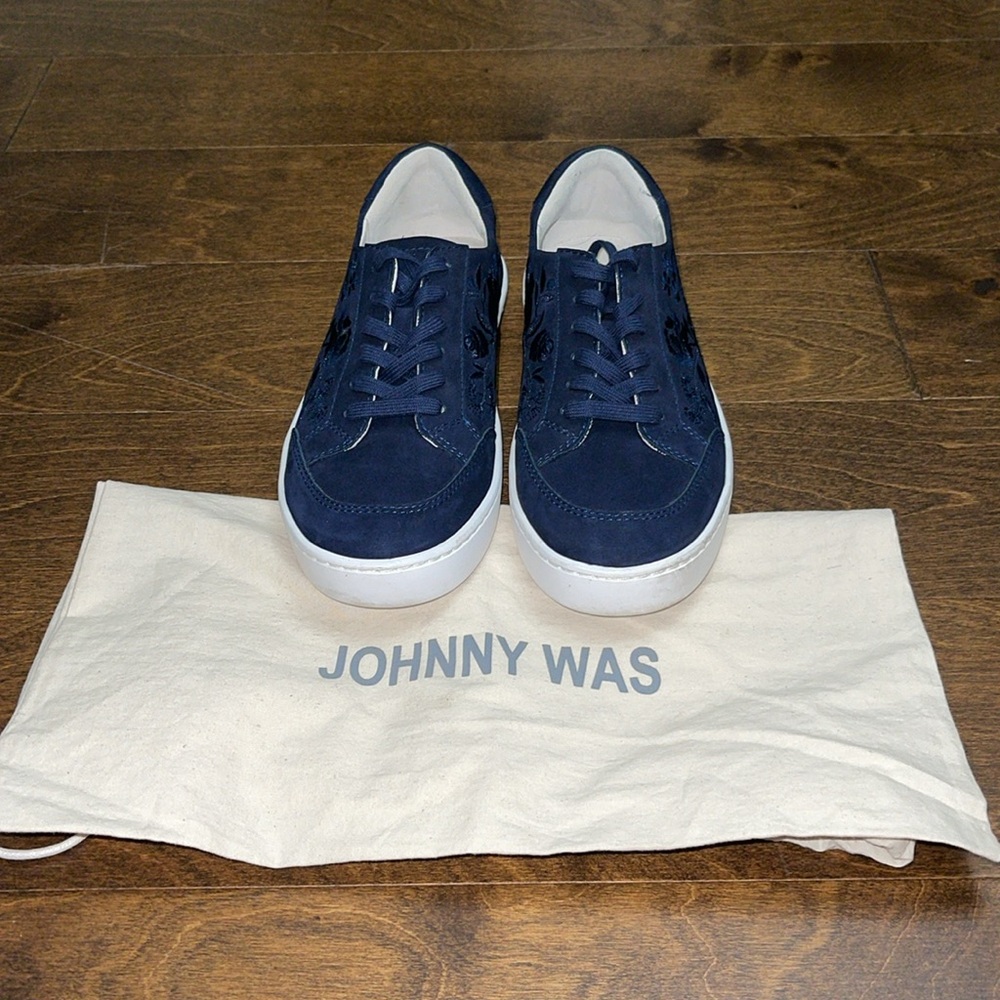 Johnny Was “Bianca” Sneaker - Picture 7 of 7